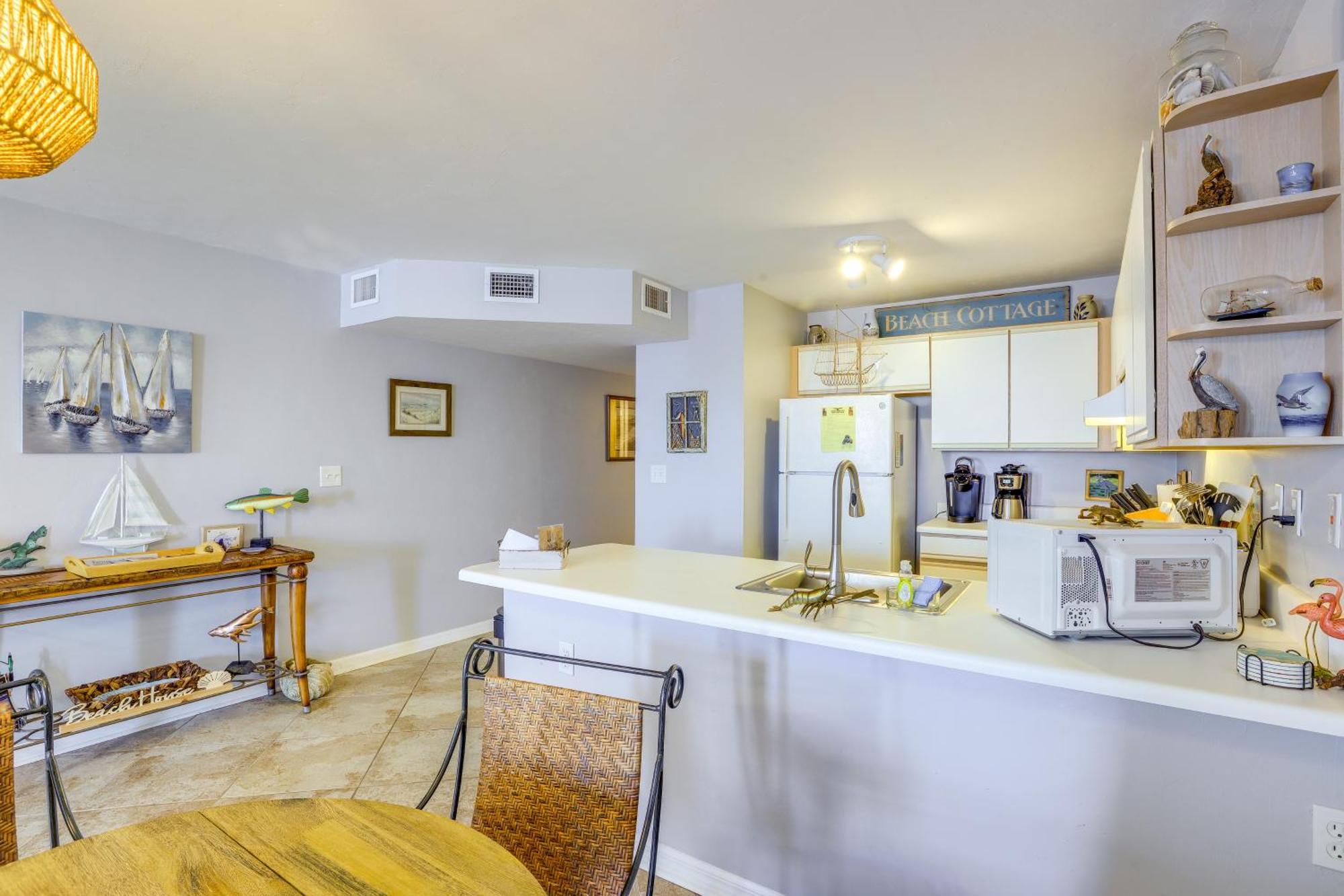 Beachfront Cedar Key Retreat With Pool Access! Exterior photo