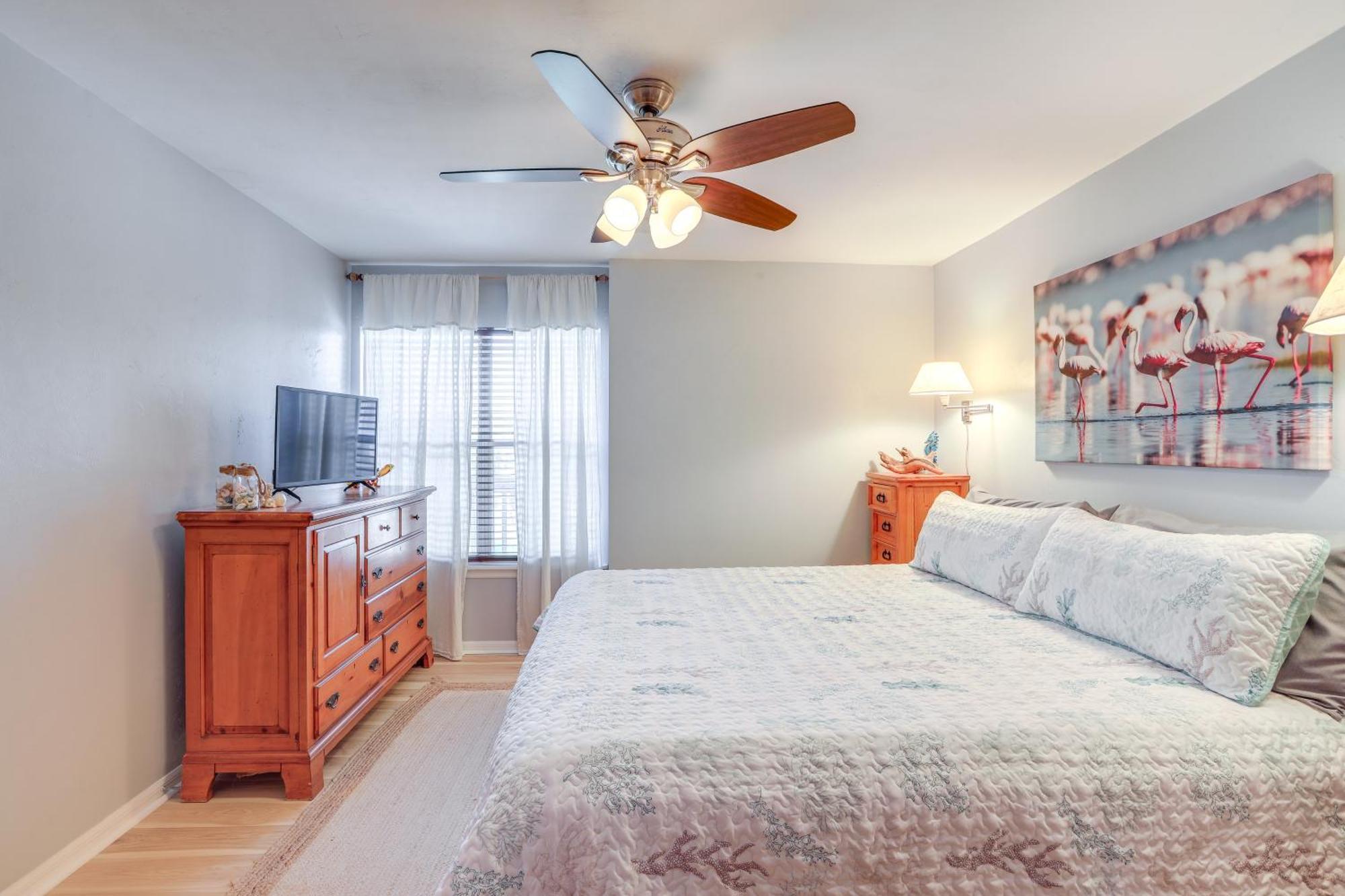 Beachfront Cedar Key Retreat With Pool Access! Exterior photo